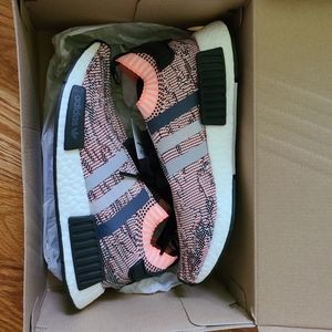 adidaa womens sneakers 7.5